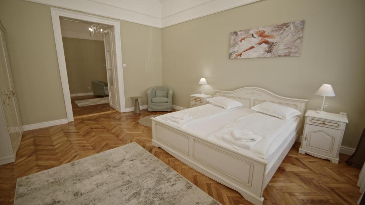 Allegro Apartments City Center Oradea Buitenkant foto